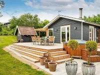 스트루어의 8인 홀리데이 홈