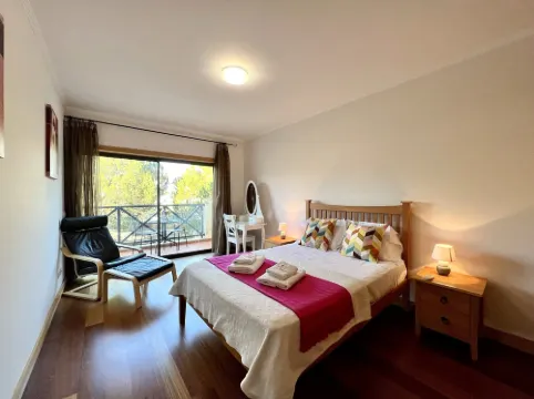 アルブフェイラ モダン  4 ウィズ プール バイ ホーミング