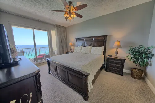 Stylish Oceanfront Condo with Beach and Picnic Area Access - Unit 1706 by RedAwning