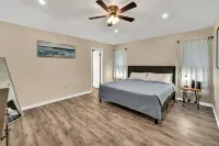 New Cozy Retreat Located 15 Minutes to Waco Hotels in Hewitt