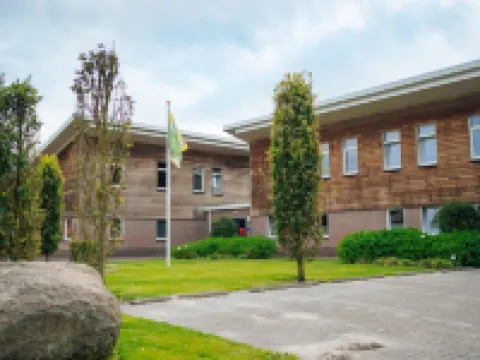 그룹을 위한 사우나와 수영장이 있는 홀리데이 홈  호텔