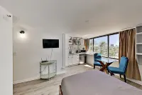 Hawaiian Monarch 805 Condo