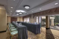Clarion Collection Hotel Arlington Court Suites