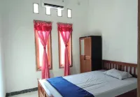 Omah Warih Homestay Hotel dekat Pasar Wage Grogol 3 Bejiharjo