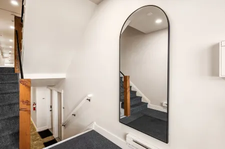 Aisling Suites Отели в г. Cascade County