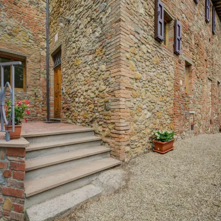 Varna Charm Tuscan Getaway