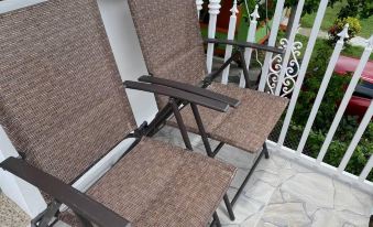 Lovely 2 Bedroom Apt 4 Warm, Cosy, Comfortable
