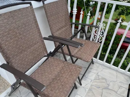 Lovely 2-Bedroom Apt Sleeps 3 Warm & Cosy