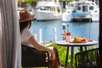 Mariners Cove Waterfront Motel and Apartments Hotels in Paynesville