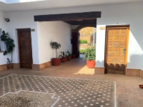 Apartamentos Turísticos - Hostal Los Alisos Hoteles en Cáceres