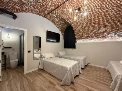 CC Opera Suites Отели рядом с достопримечательностью «Театро Реал»