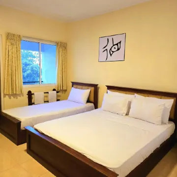 Blackwood Hotel and view bungalow