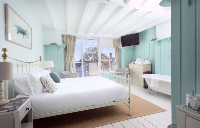 Lulworth Cove Inn