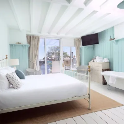 Lulworth Cove Inn Hotels near Corfe Castle