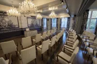Landgoed Huize Bergen Den Bosch - Vught Hotels in Liempde
