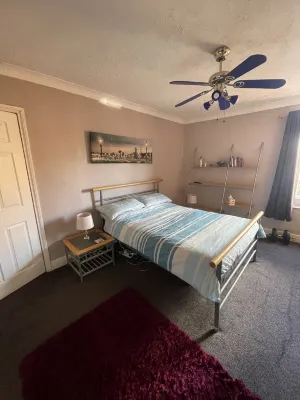 March-2Bed Apt - Family Friendly - Pet Friendly Hotels in March