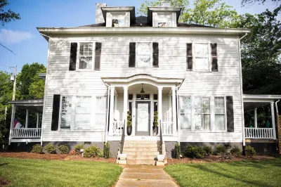 The Trott House Inn Hotels near Walgreens