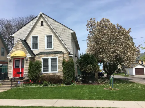 Cozy House B&B - Airport Shuttle