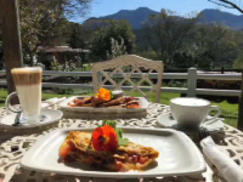 Eight Bells Mountain Inn