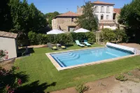 Le Petit Molière Hotels in Neffies