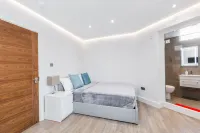 Goldbeaters House Hotels near MILLENNIUM CRANE HIRE LONDON CRANE HIRE