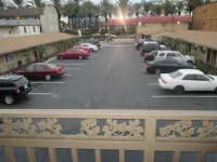 Anaheim Discovery Inn and Suites - Motels