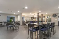 Oxford Suites Portland - Jantzen Beach - breakfast