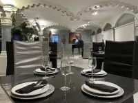 โรงแรม และ ร้านอาหาร วิลลา เบจาร์ กูเอร์นาวากา - พร้อมอาหารเช้า