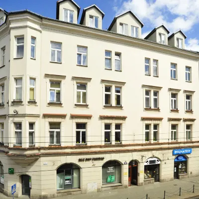 Kosmopolita Rooms Hotels near Nova Gallery