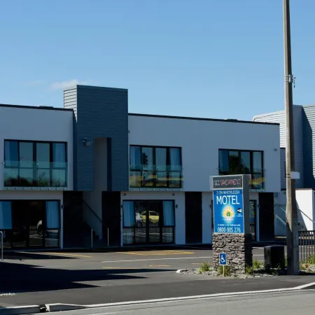 2 on Whiteleigh and 239 on Lincoln Motel Отели рядом с достопримечательностью «Стадион «Ланкастер-Парк»»