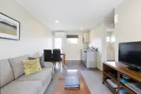 Colonial Court Motor Inn Hotels in Te Puna