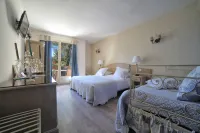 Le Mas des Ecureuils Hotels in Eguilles