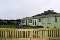 Seaside Holiday Apartments - Meerblick