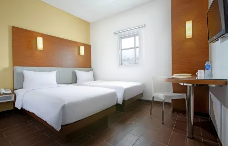 Amaris Hotel Season City