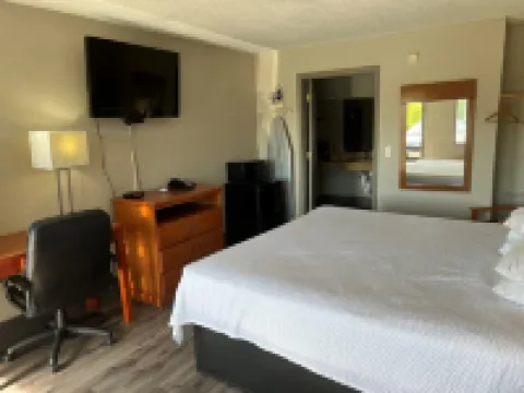 Days Inn by Wyndham KU Lawrence Hotels in Lawrence