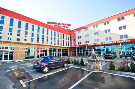 Hotel BM International Отели рядом с достопримечательностью «Vrelo Bosne»