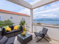 Apartments Salona Hotels in Arbanija