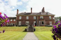 Albrighton Hall and Spa, a member of Radisson Individuals Hotel di Cockshutt