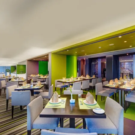 Hotel 72 Sharjah Waterfront Отели рядом с достопримечательностью «Centeral Souq»