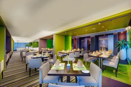 Hotel 72 Sharjah Waterfront Отели рядом с достопримечательностью «Шарджа Экспо Сентр»