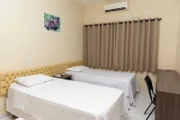 Village Hotel - piscina