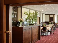 Park Hotel Moskva Hotels near South Bus Station