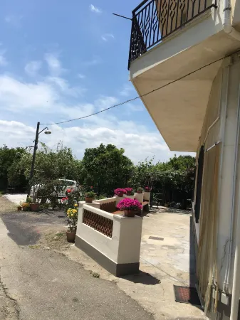 Al Chiaro di Luna Отели рядом с достопримечательностью «Публичный сад»