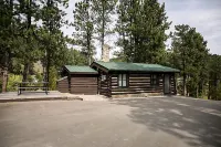 Holy Smoke Resort Hotels in Mount Rushmore UT