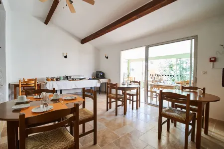 Maison des Croisades Отели рядом с достопримечательностью «Salin d'Aigues-Mortes»