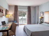 Hotel Macià Real de La Alhambra Hotels near Genil