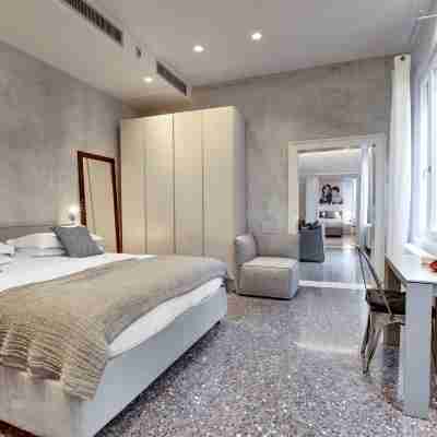 Stunning Modern Apartment in the Heart of Venice Rooms