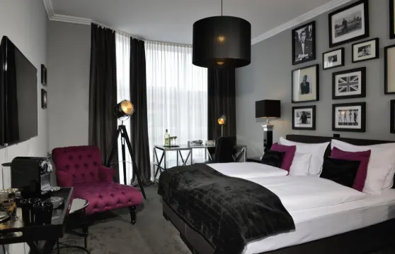 許克爾霍文友好酒店