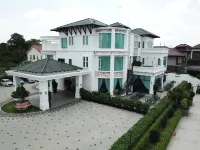 Casa Bianca Villa Hotels in Kluang