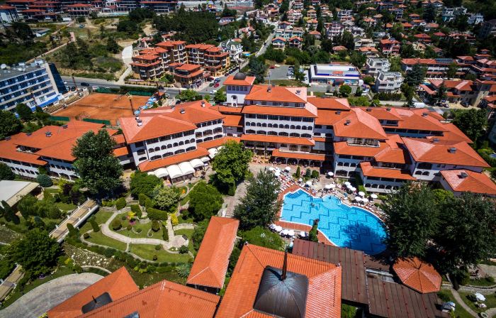 Helena Park - Ultra All Inclusive